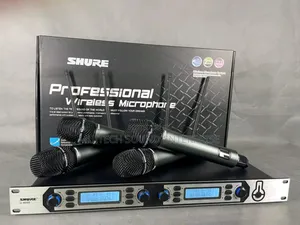 Shure 4 in 1 Wireless Microphone ( U400)