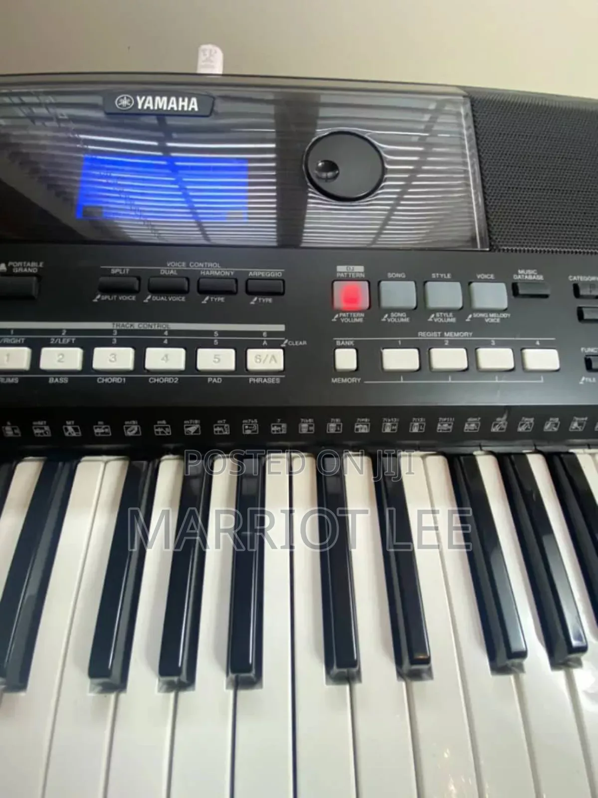 PSR 433_ 61 Keys Electronic Keyboard_ Piano