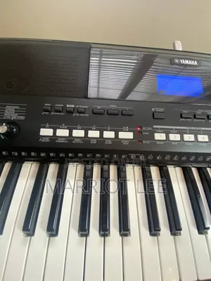 PSR 433_ 61 Keys Electronic Keyboard_ Piano
