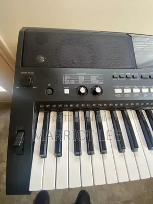 PSR 433_ 61 Keys Electronic Keyboard_ Piano