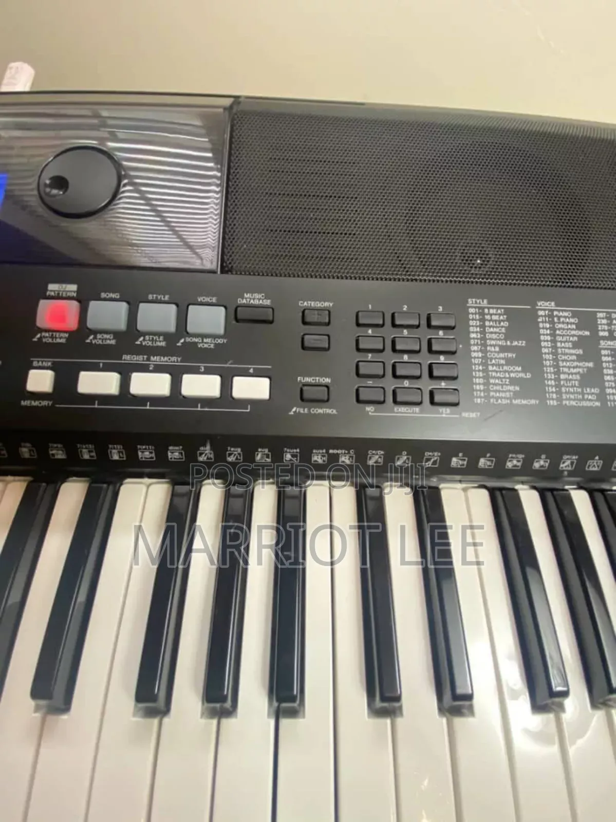 PSR 433_ 61 Keys Electronic Keyboard_ Piano