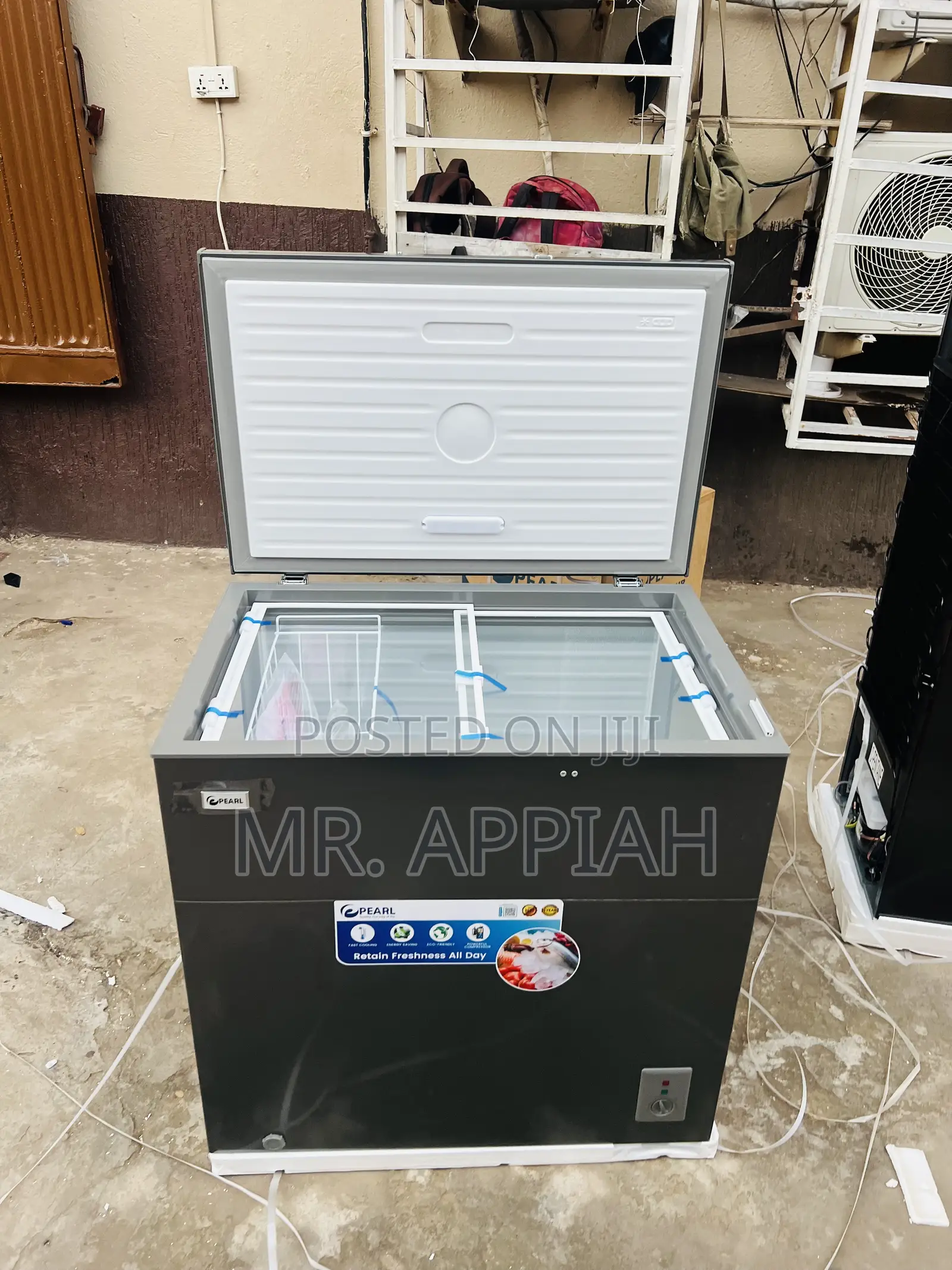 Extremely Chilling Pearl PCF-2620-13m 199l Single Door Chest Freezer.