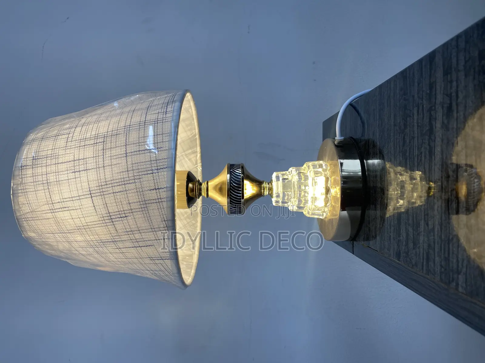Affectionate Bedside Lamp 