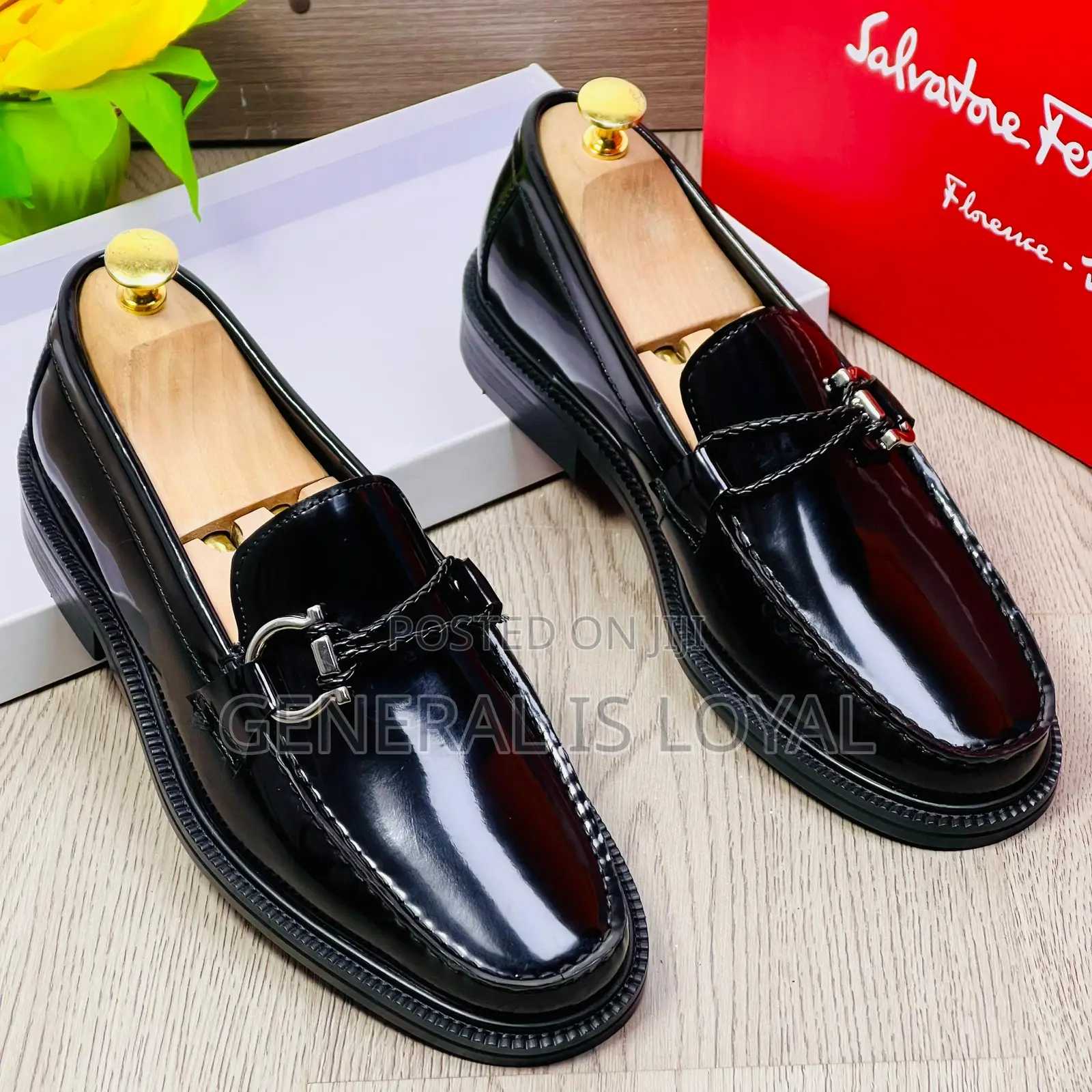 Salvatore Ferragamo Men’S Leather Laceless Shoe