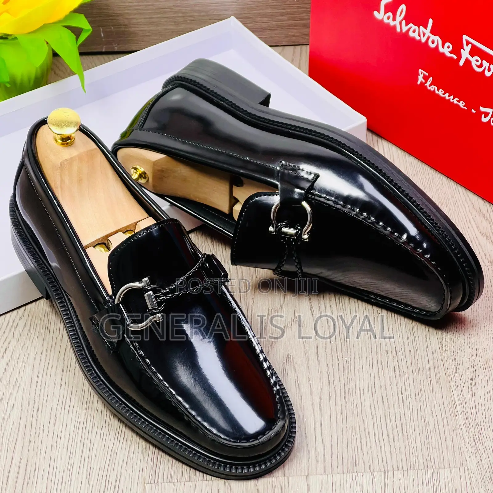 Salvatore Ferragamo Men’S Leather Laceless Shoe