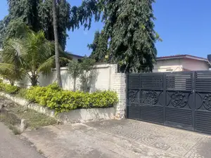 6bdrm House in Tesano, Accra Metropolitan for sale