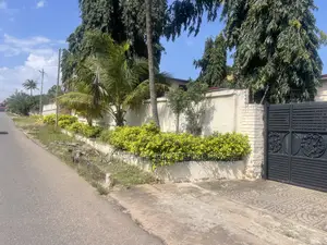 6bdrm House in Tesano, Accra Metropolitan for sale