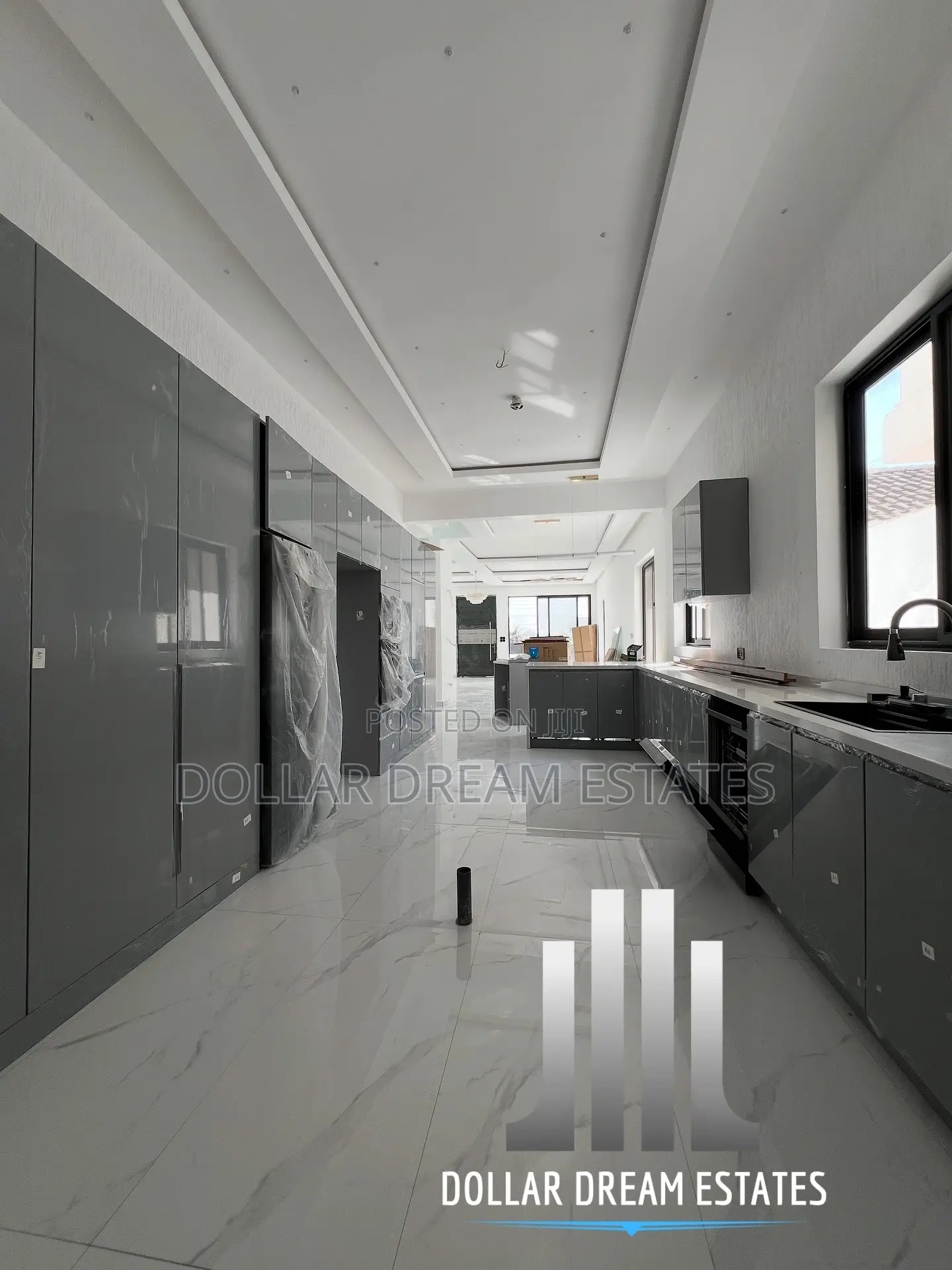 5bdrm House in East Legon for sale