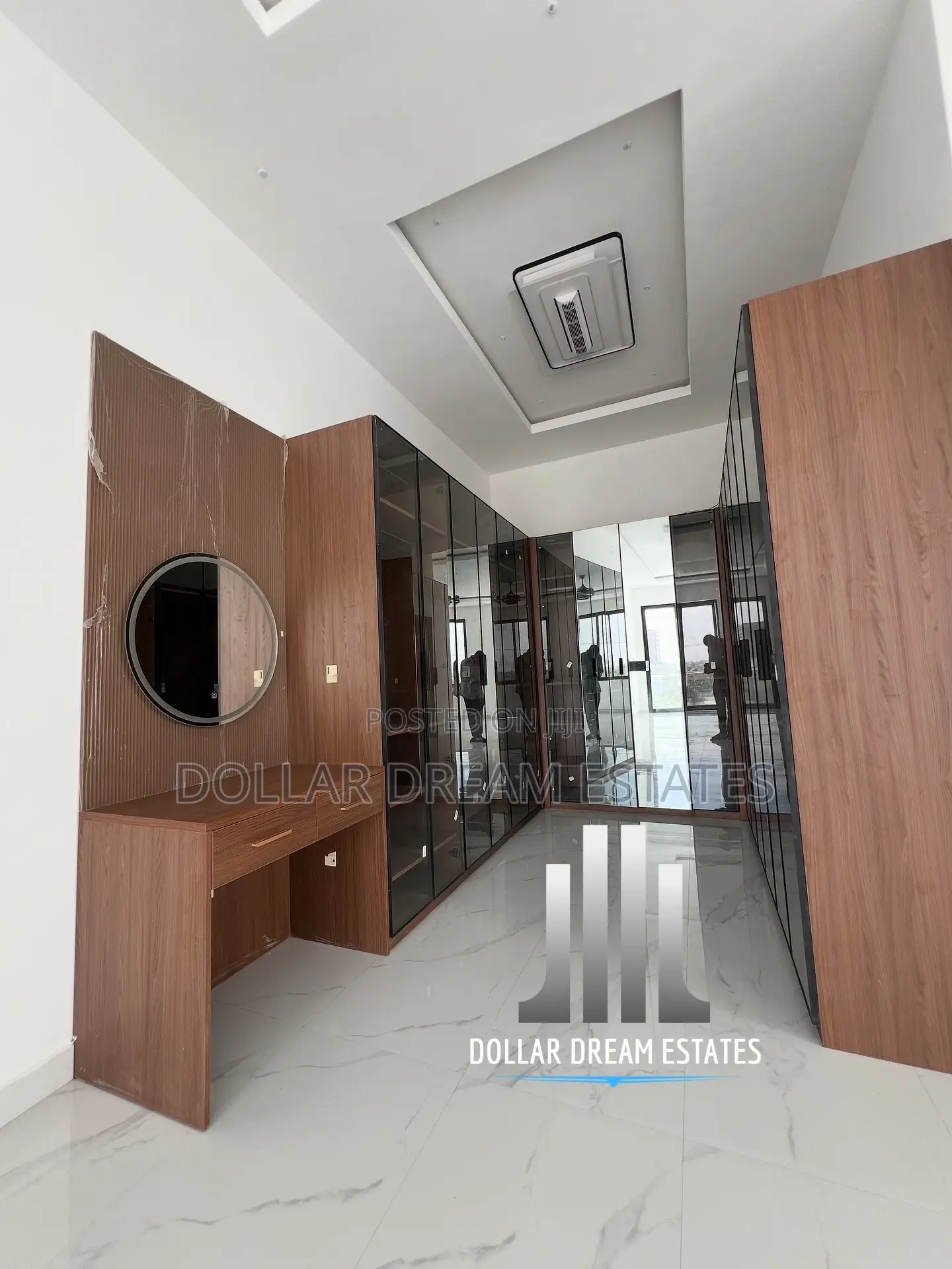 5bdrm House in East Legon for sale