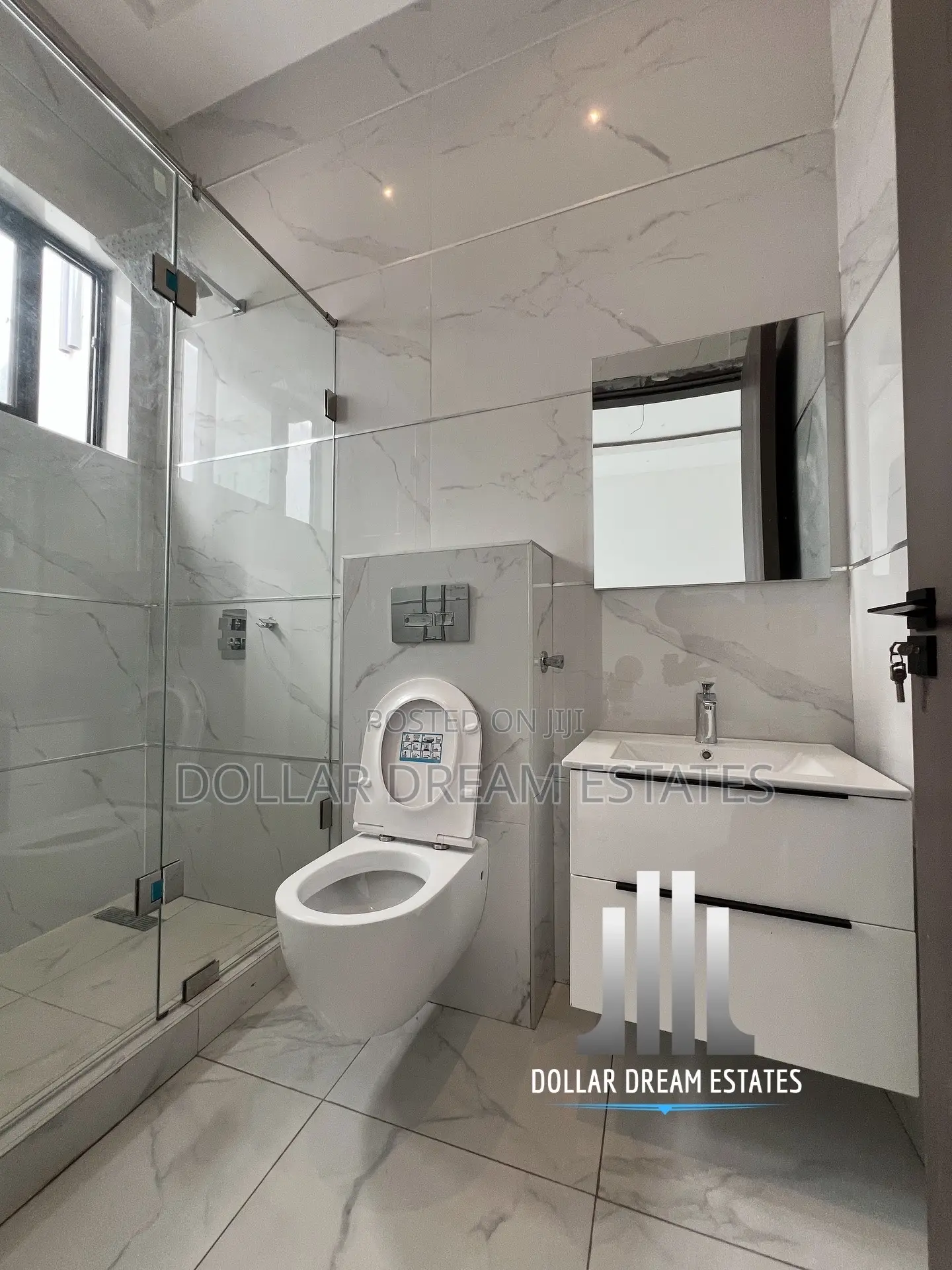 5bdrm House in East Legon for sale