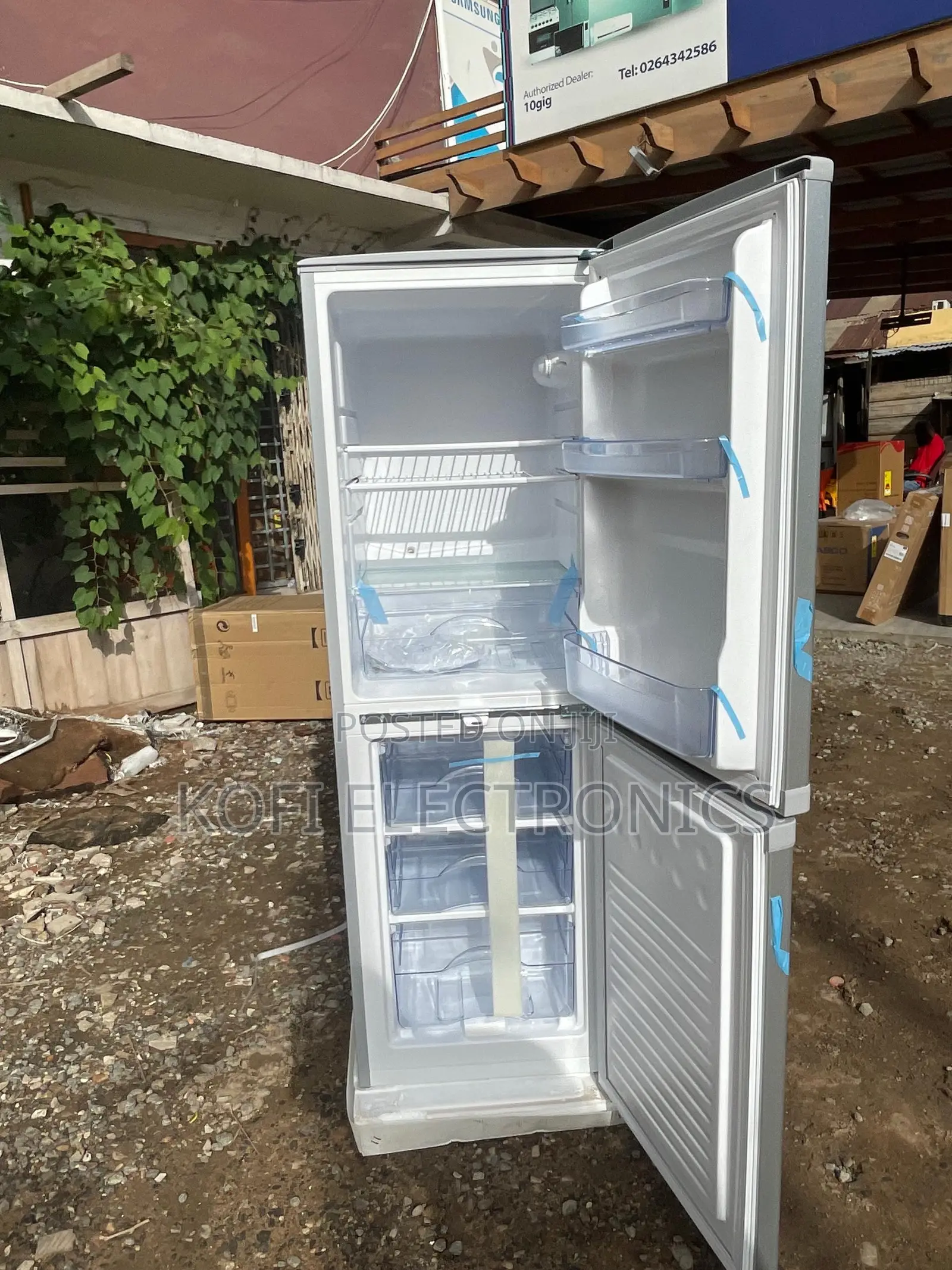 Elegant Double-Door Refrigerator147l With Spacious Freezer