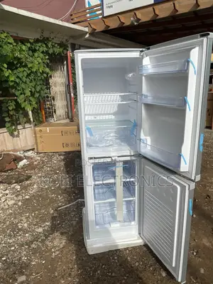 Stylish Silver Refrigerator 147l With Fast Cooling Technology