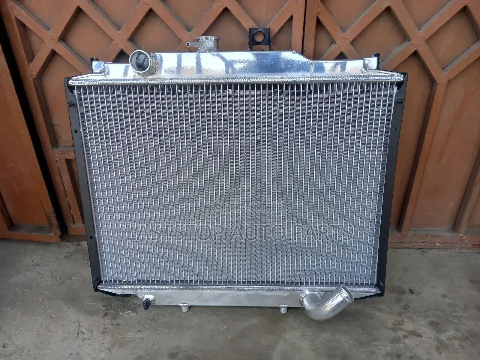 Grace H100 Radiator [Water Tanks] - To All Areas