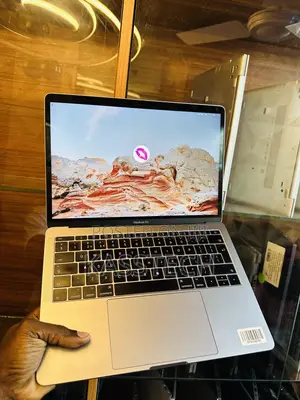 Laptop Apple MacBook Pro 2017 8GB Intel Core I5 SSD 128GB
