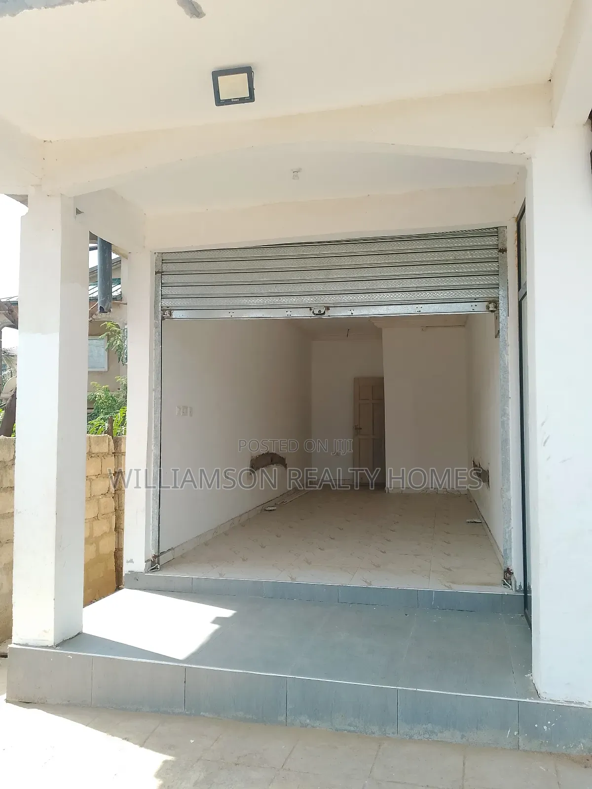 Downstairs Road Side Shop/Office Space/Warehouse/Showroom,Spintex