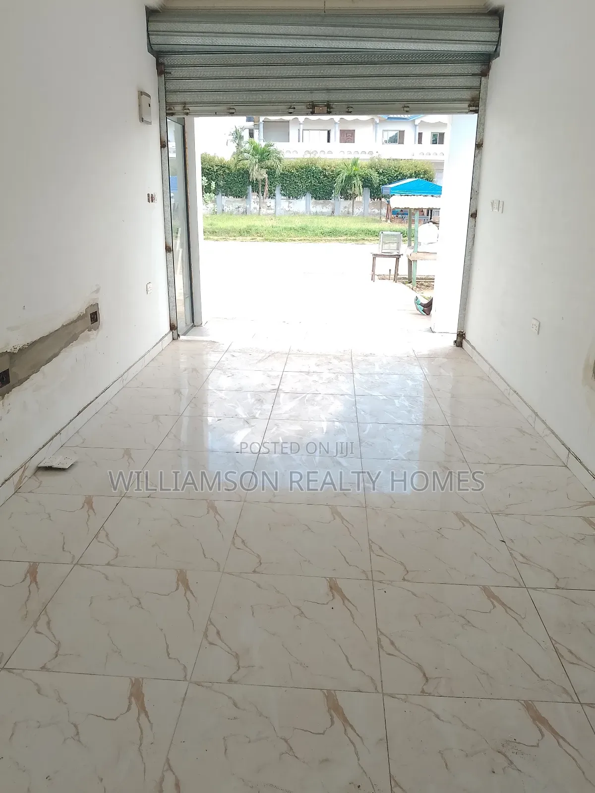 Downstairs Road Side Shop/Office Space/Warehouse/Showroom,Spintex