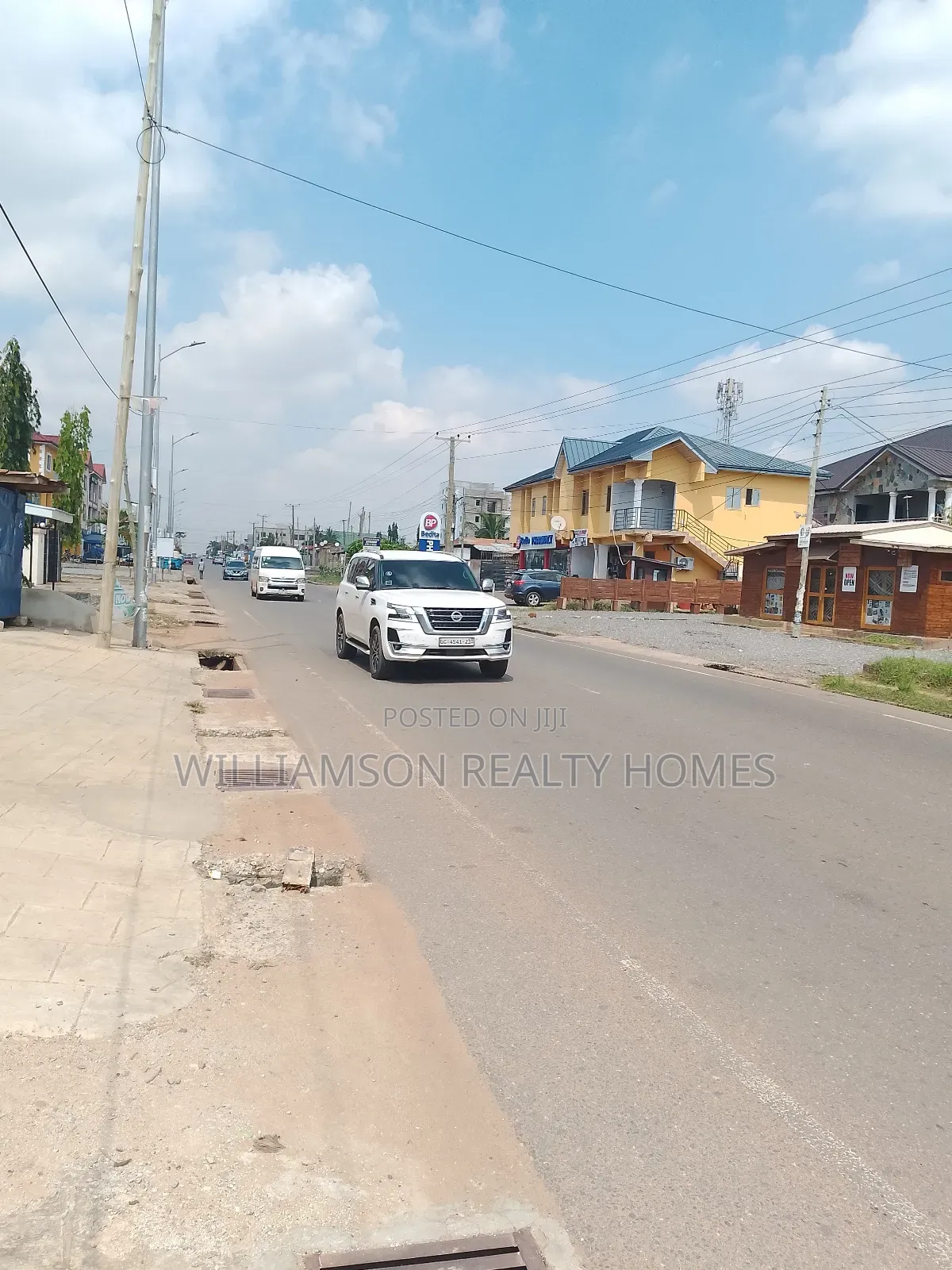 Downstairs Road Side Shop/Office Space/Warehouse/Showroom,Spintex