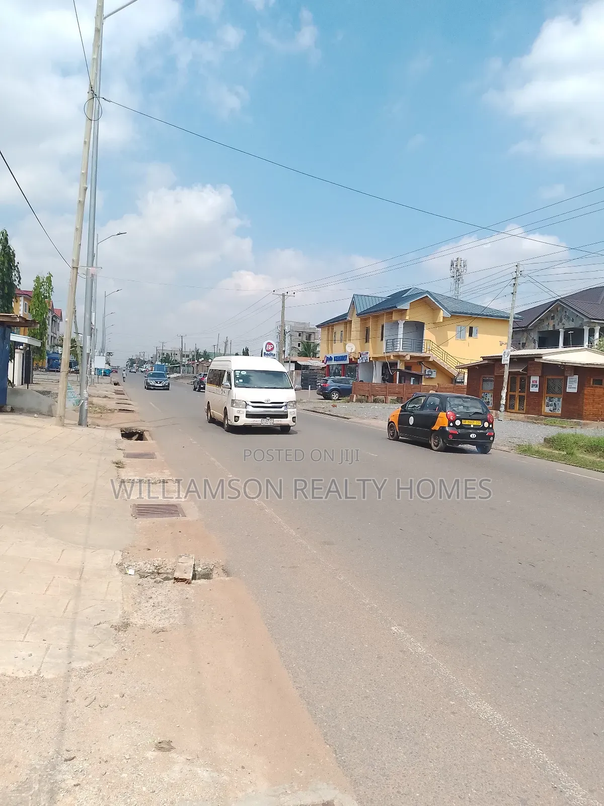 Downstairs Road Side Shop/Office Space/Warehouse/Showroom,Spintex