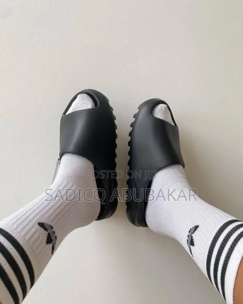 Solid Yeezy Slide