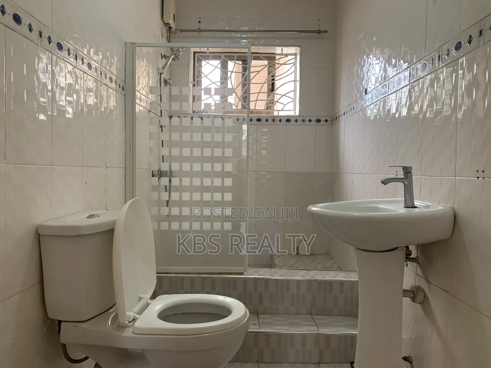 3bdrm House in Ahodwo, Kumasi Metropolitan for rent