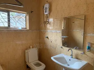 3bdrm House in Ahodwo, Kumasi Metropolitan for rent