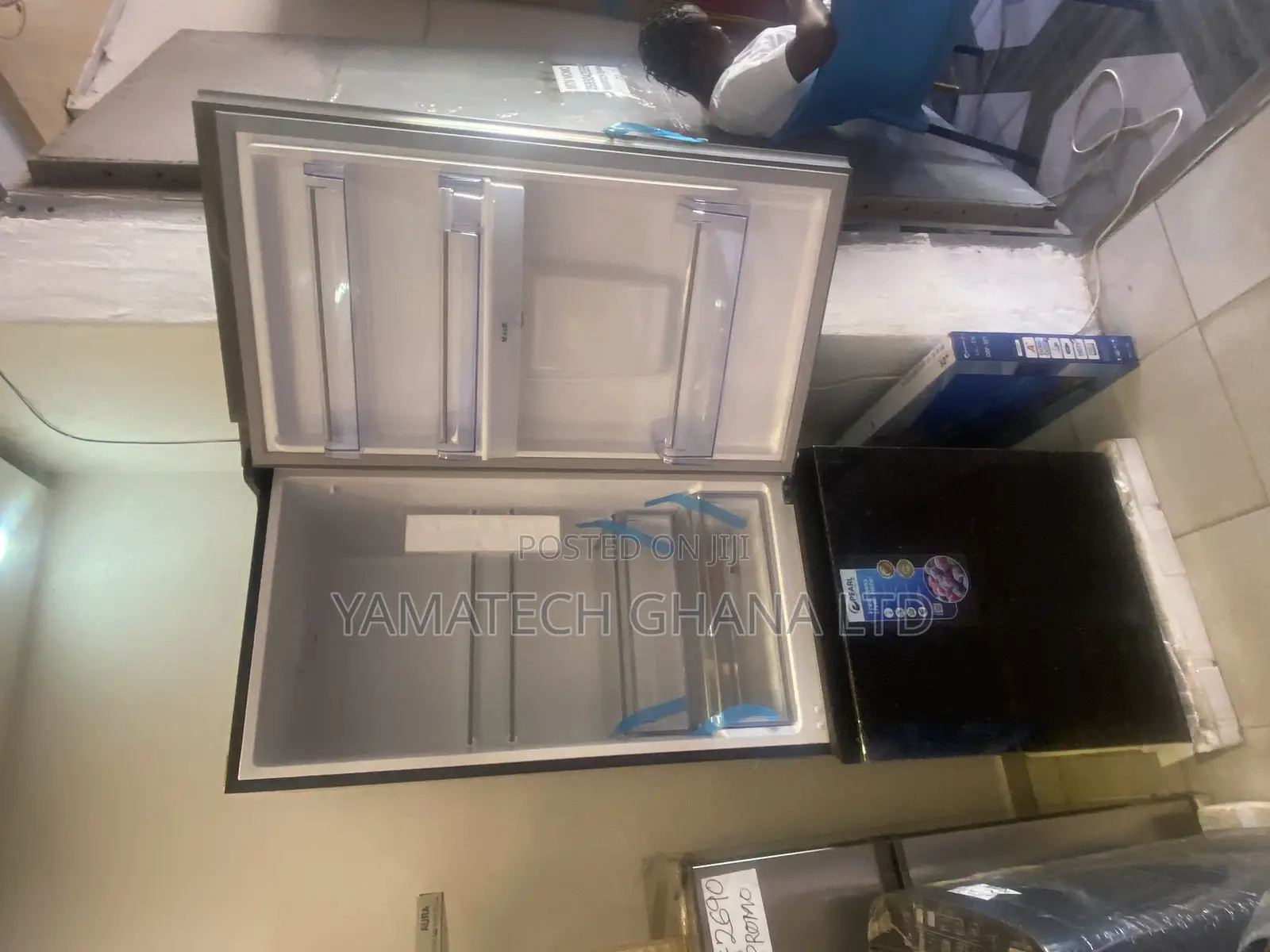 Pearl 309l Fridge ,With Dispenser And Bottom Freezer  +Mirror Design