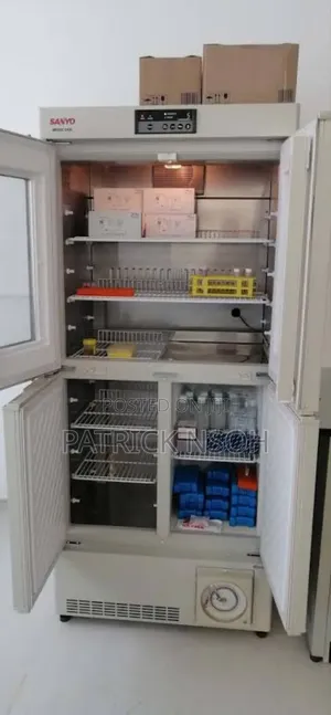 Sanyo MPR 141f Medical Fridge and Freezer