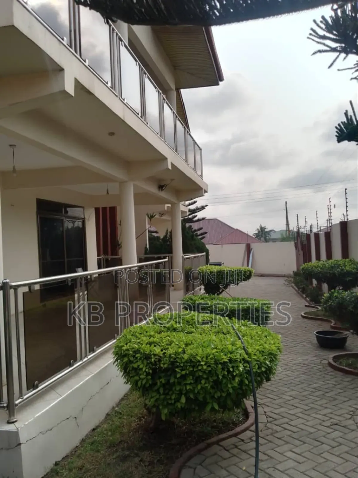 9bdrm Duplex in Kb Properties, Nungua for rent
