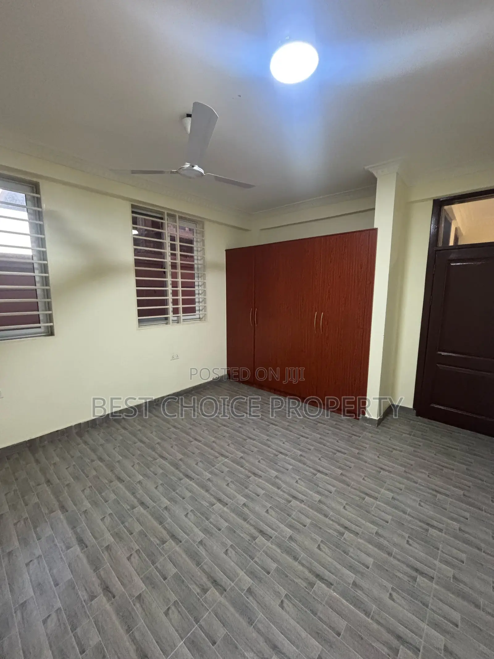 2bdrm Apartment in Lakeside for rent
