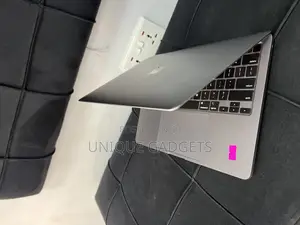 Laptop Apple MacBook Pro 2020 M1 8GB Apple M1 SSD 256GB