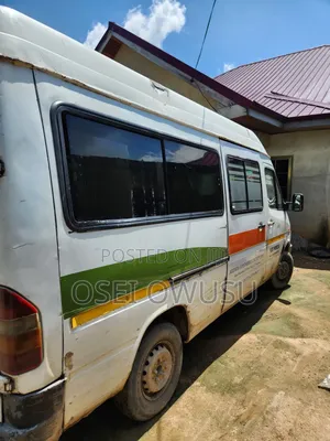 Mercedes-Benz Sprinter 2002 White