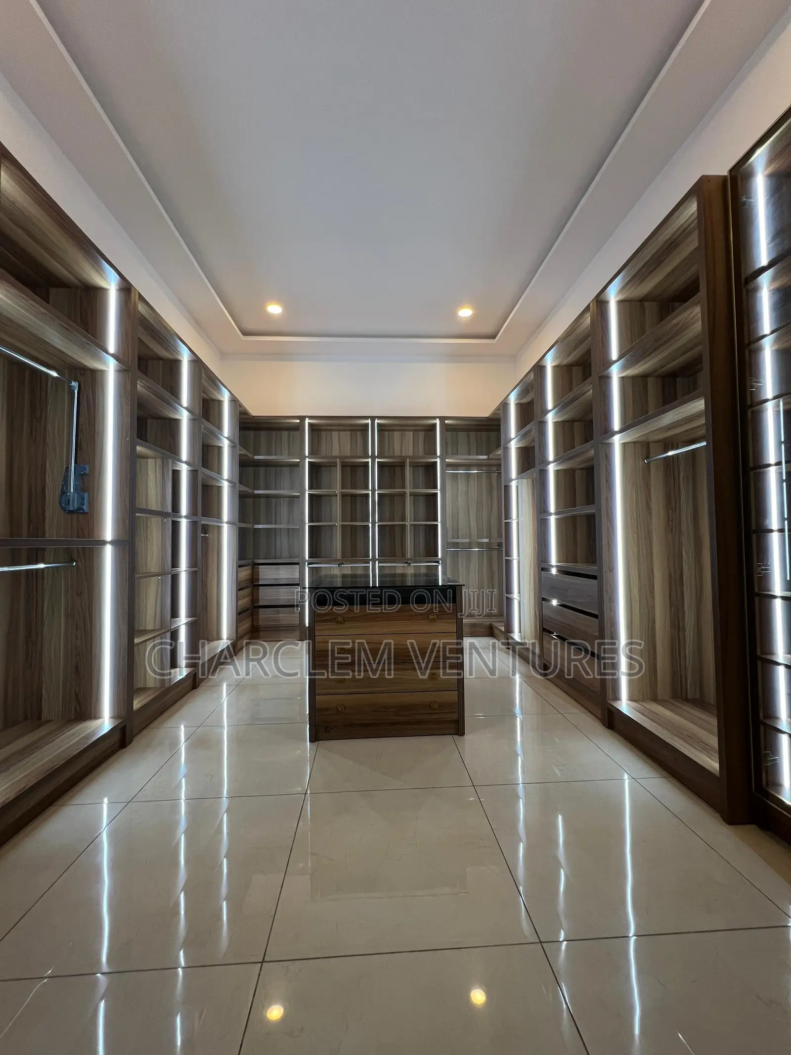 5bdrm House in Charclem Ventures, Accra Metropolitan for sale