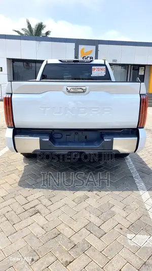 Toyota Tundra Platinum 2022 White