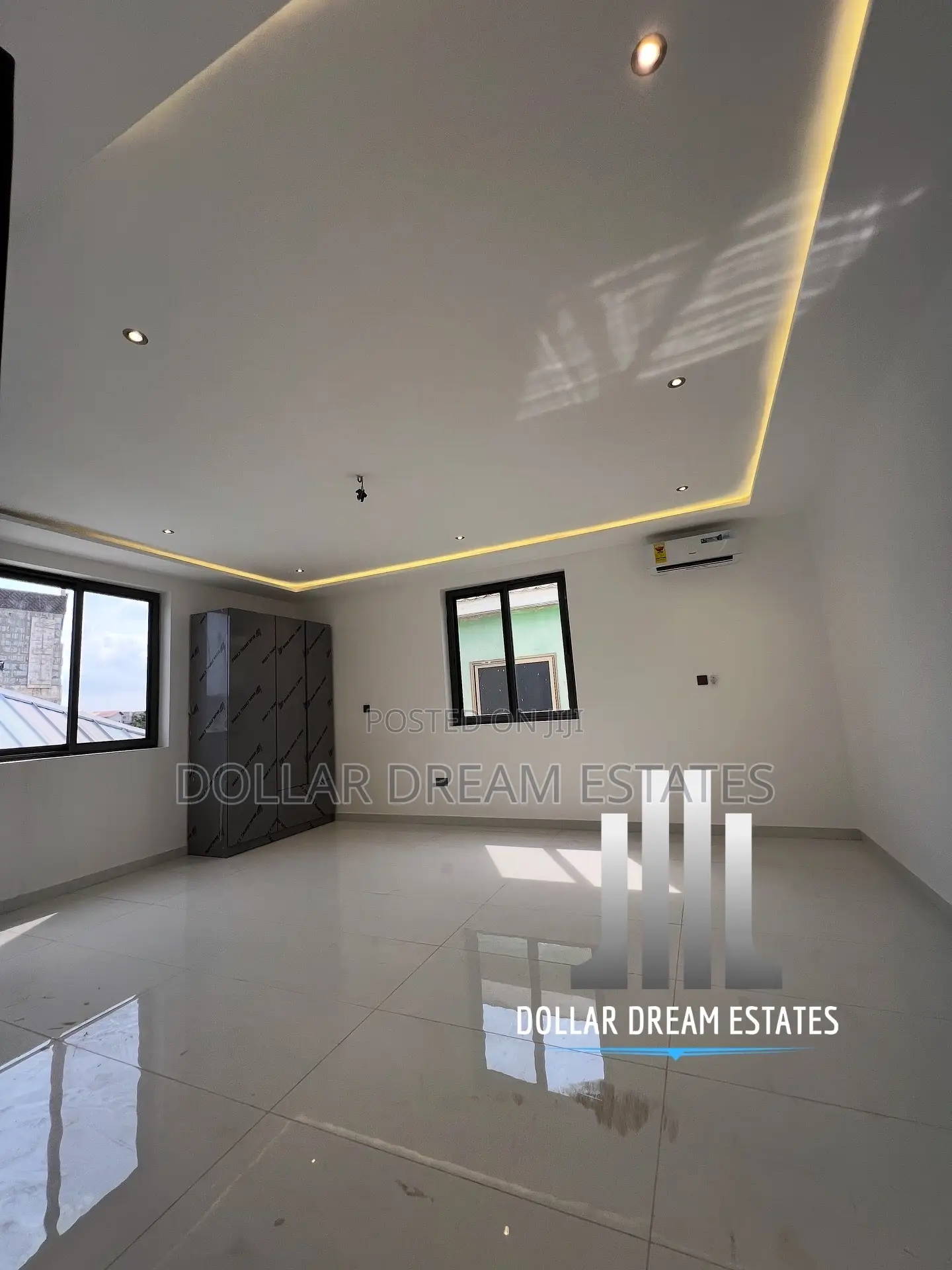 4bdrm Duplex in Ashaley Botwe for sale
