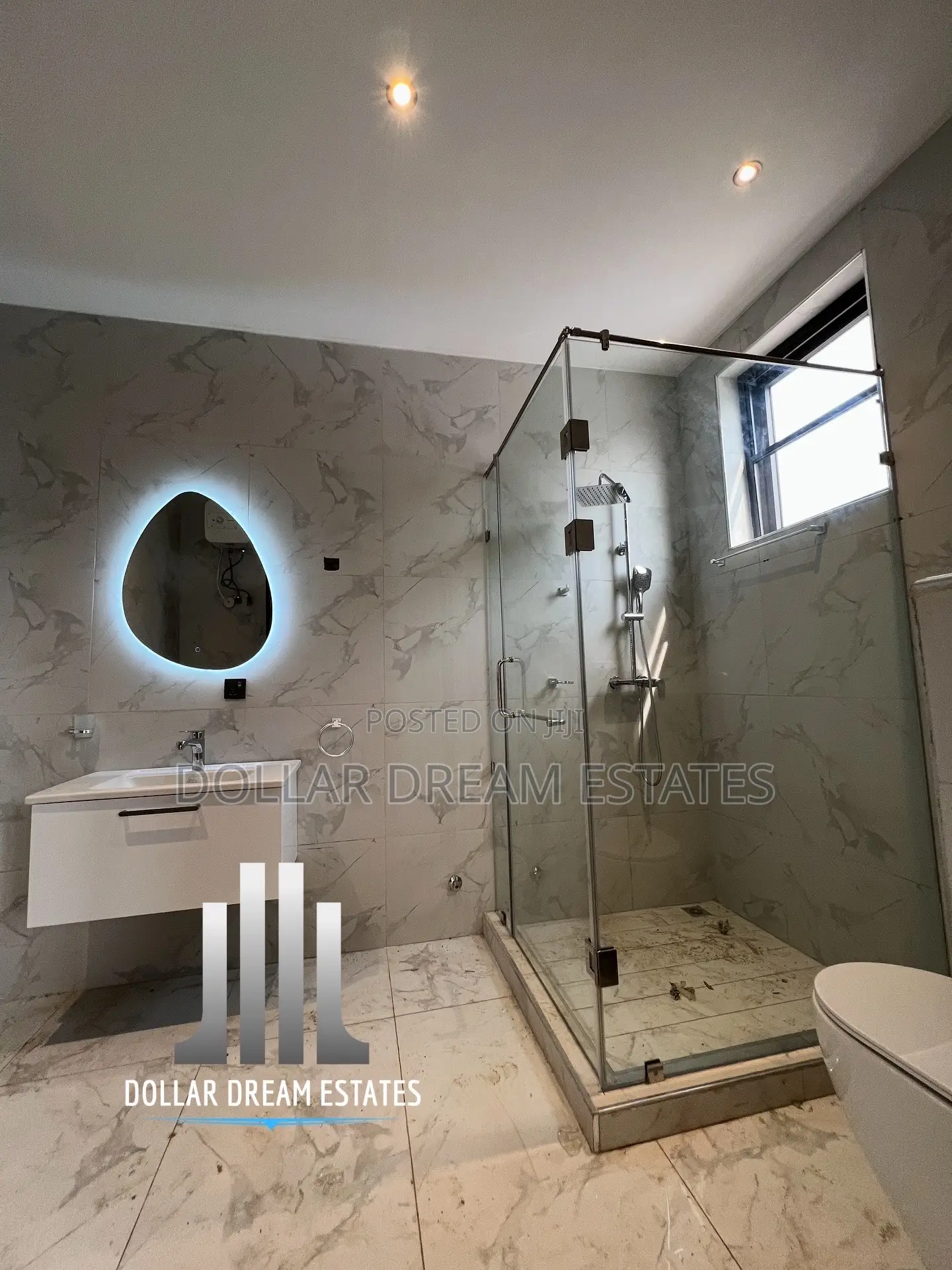 4bdrm Duplex in Ashaley Botwe for sale