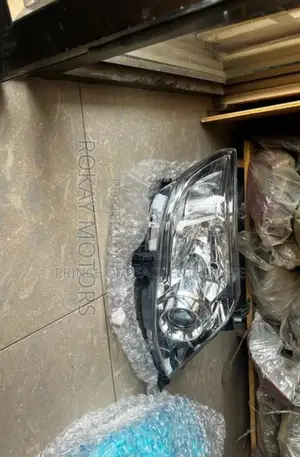 Toyota Fortuner 2012 2013 2014 Head Light Pair