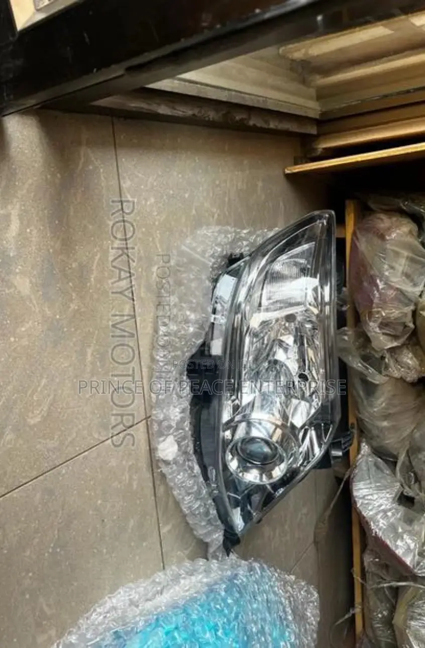 Toyota Fortuner 2012 2013 2014 Head Light Pair