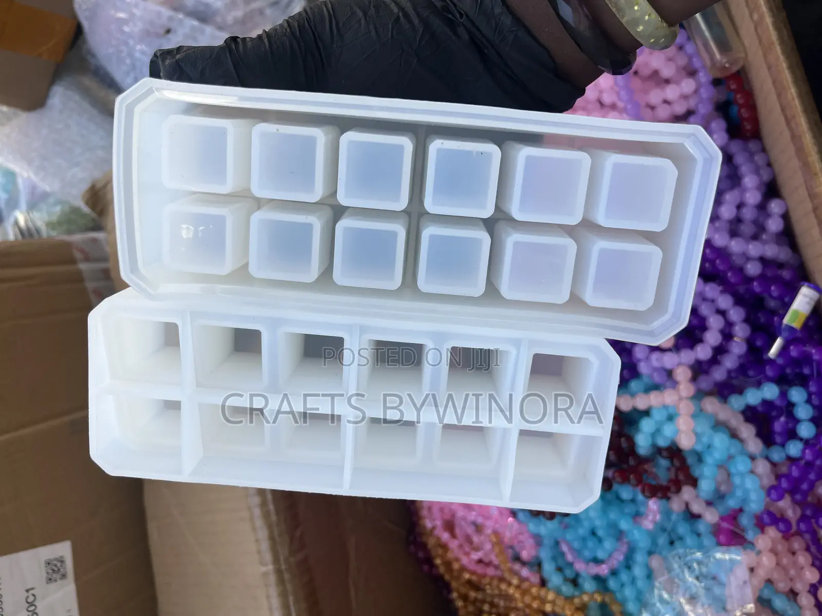 Epoxy Resin 12 in 1 Cavity Mold – Durable Silicone Holder