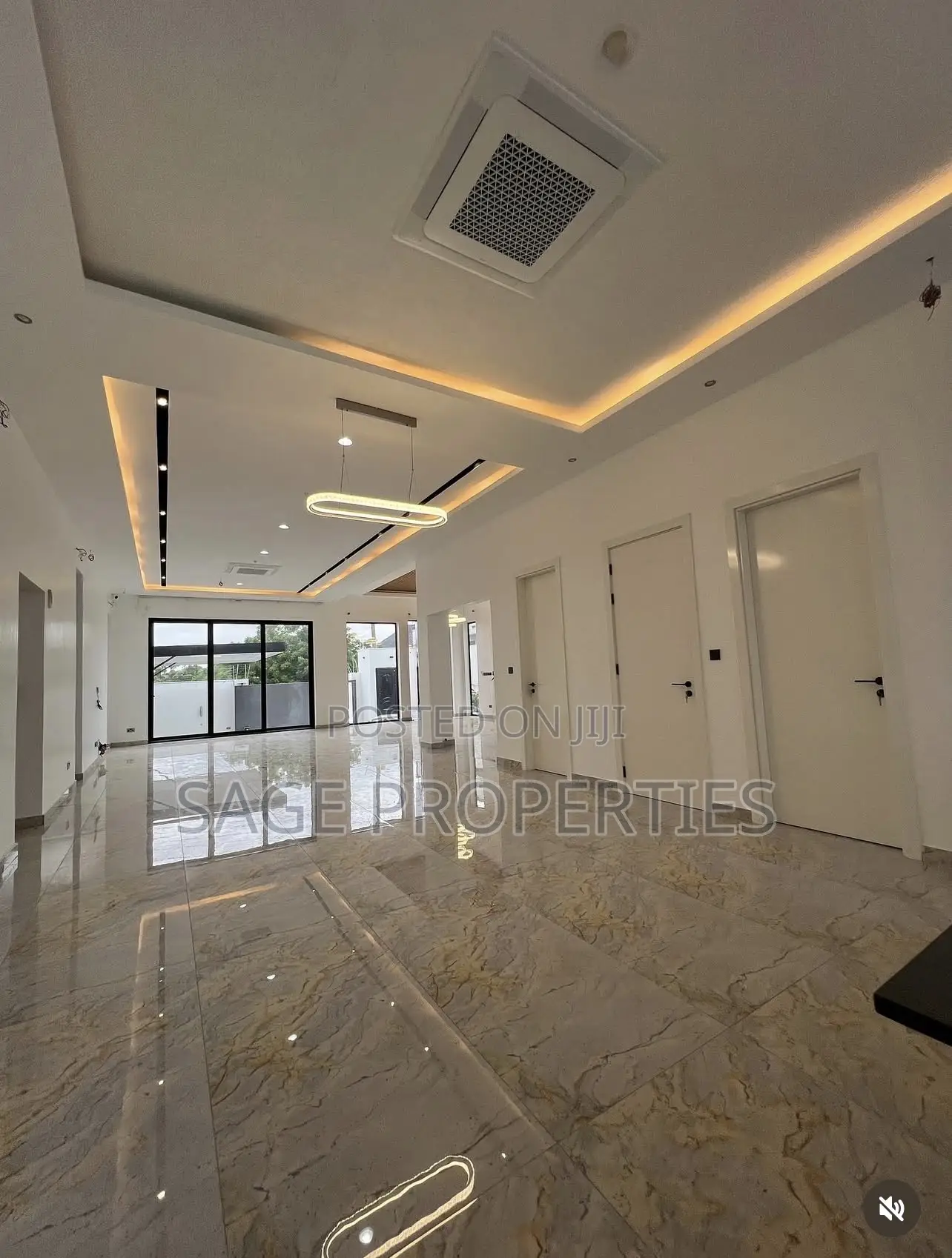 5bdrm Duplex in American House for sale