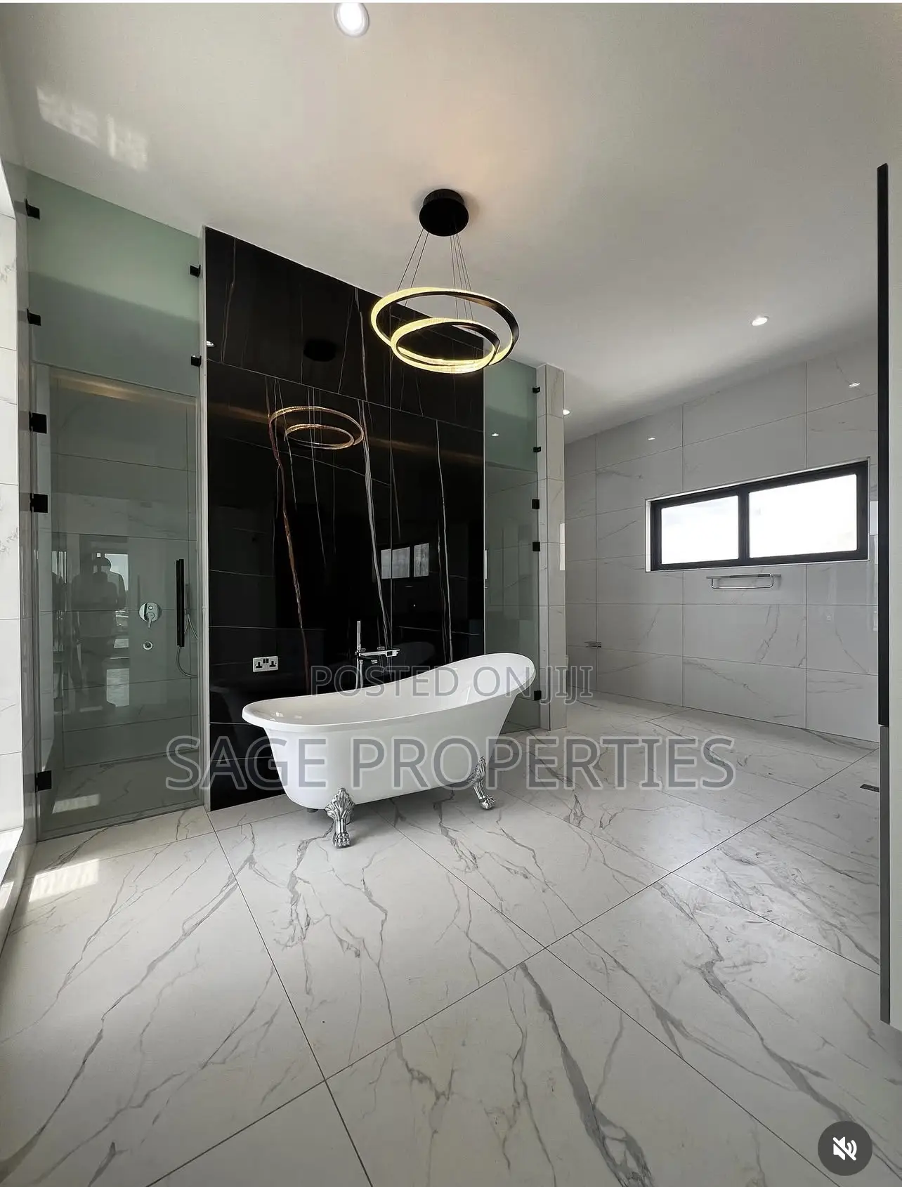 5bdrm Duplex in American House for sale
