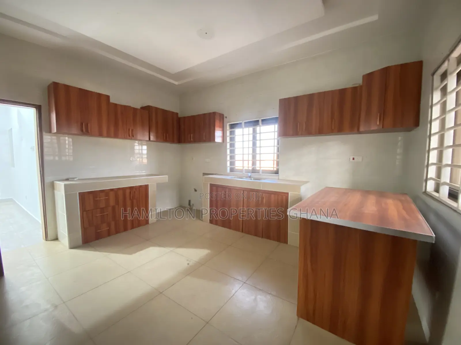 2bdrm Apartment in Botwe School for rent