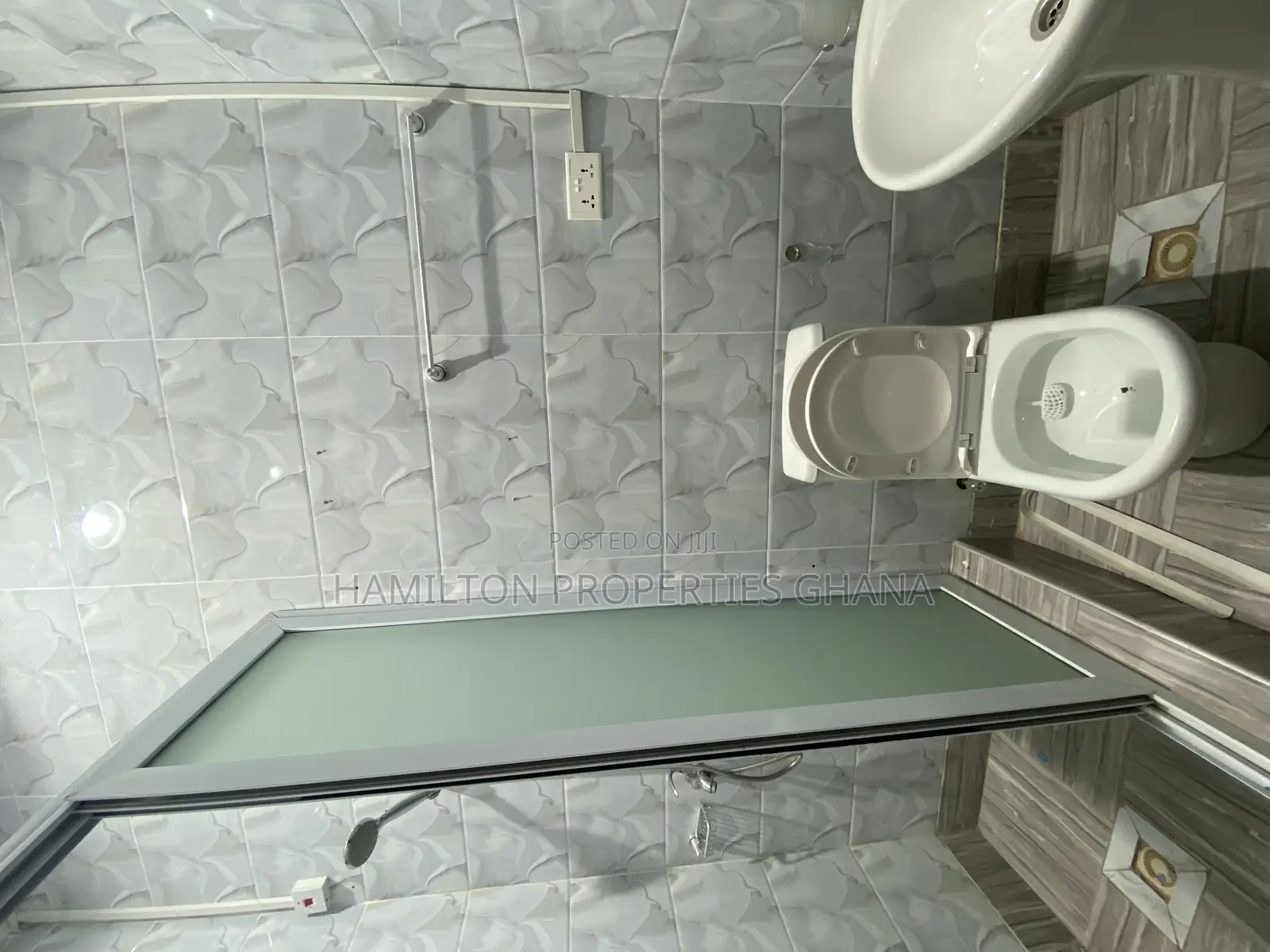 2bdrm Apartment in Botwe School for rent