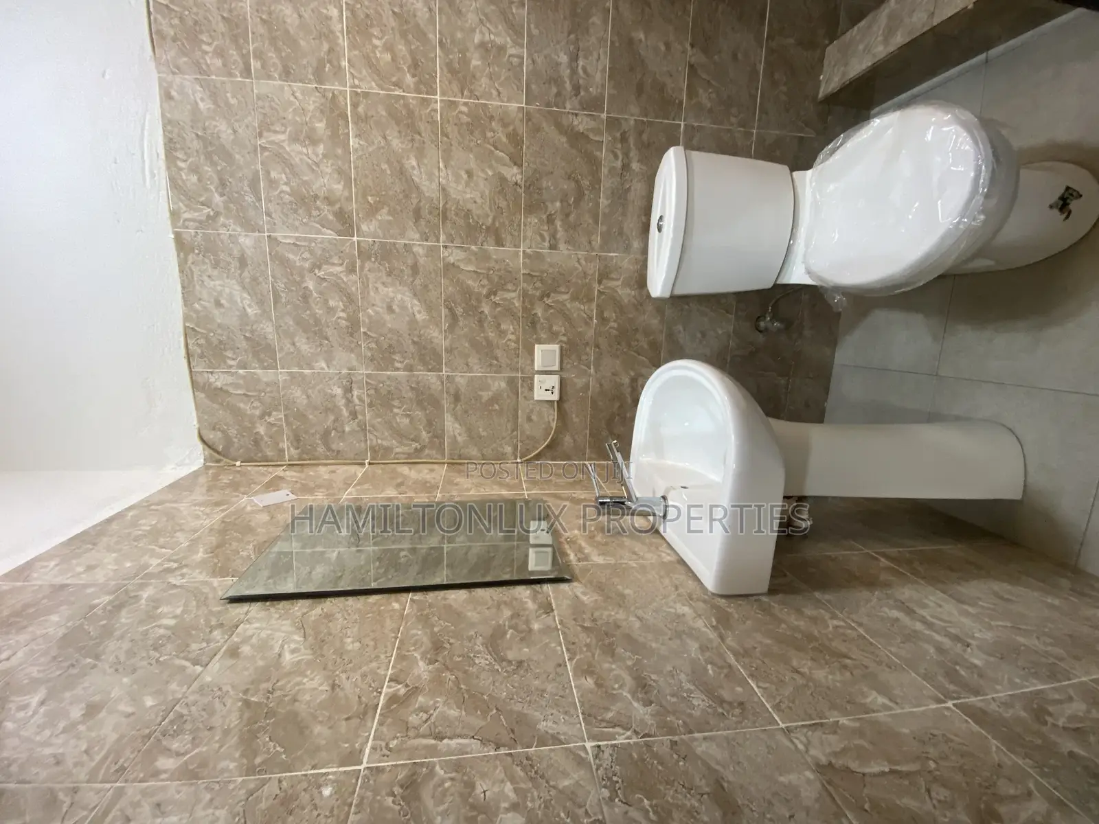 2bdrm Apartment in Adjiringanor, Otano for rent