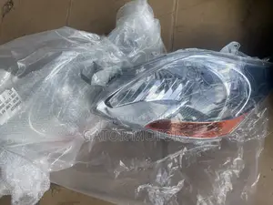 Yaris 2008 2009 2010 2011 2012 Headlight (Pair)