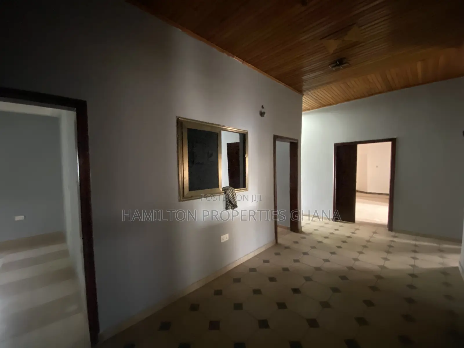 5bdrm House in School Junction, Ashaley Botwe for rent