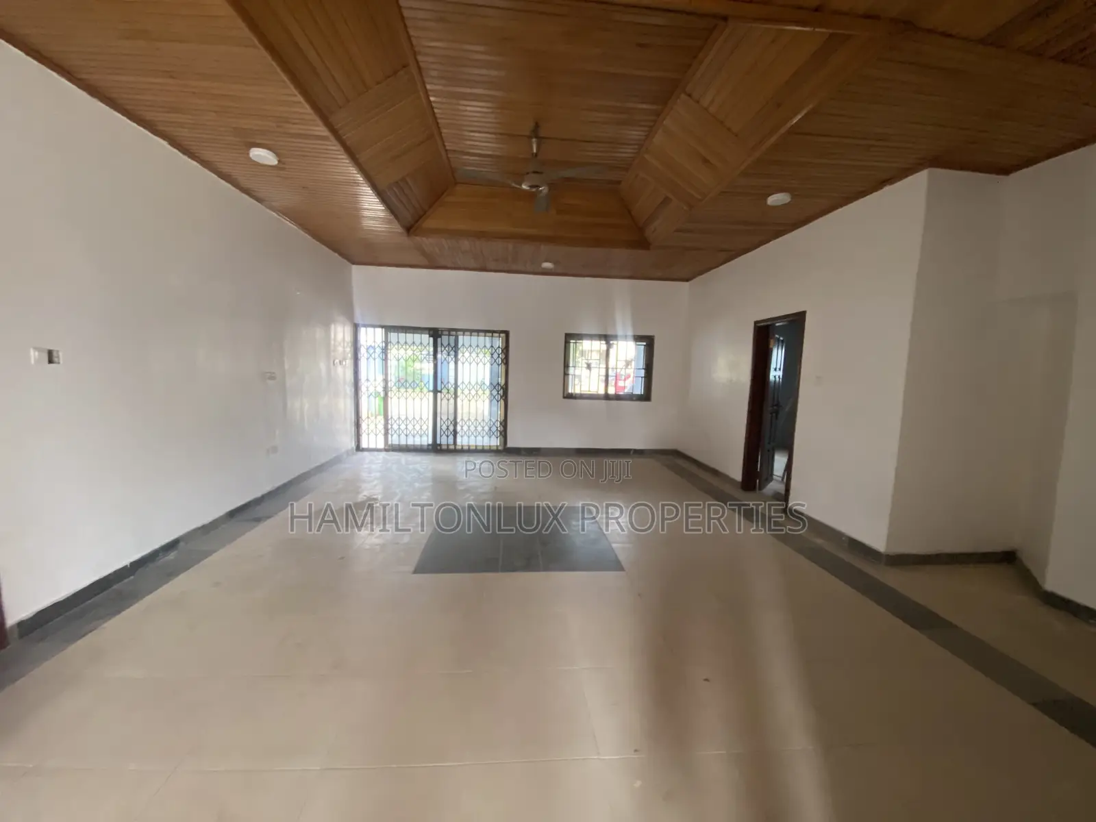 5bdrm House in School Junction, Ashaley Botwe for rent