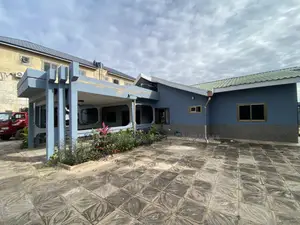 5bdrm House in School Junction, Ashaley Botwe for rent