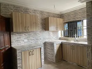5bdrm House in School Junction, Ashaley Botwe for rent
