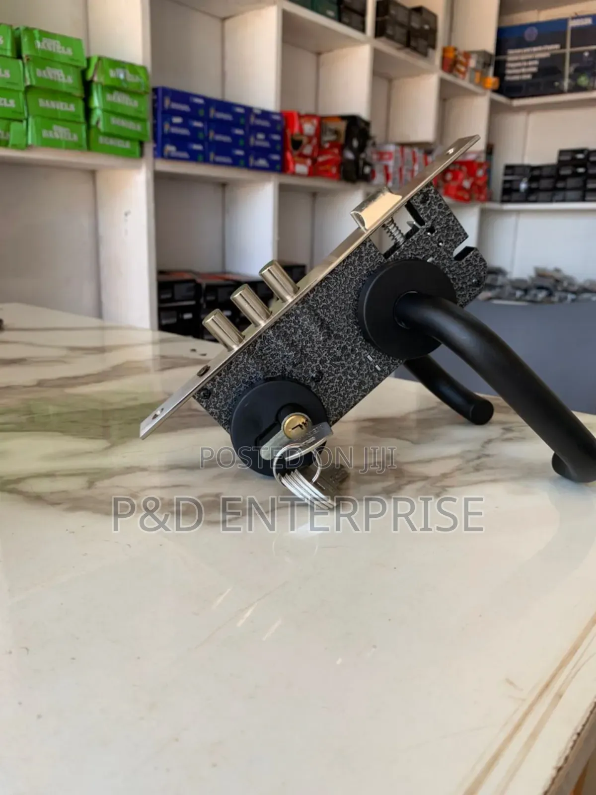 Quality Security Door Lock With Separate Handles.