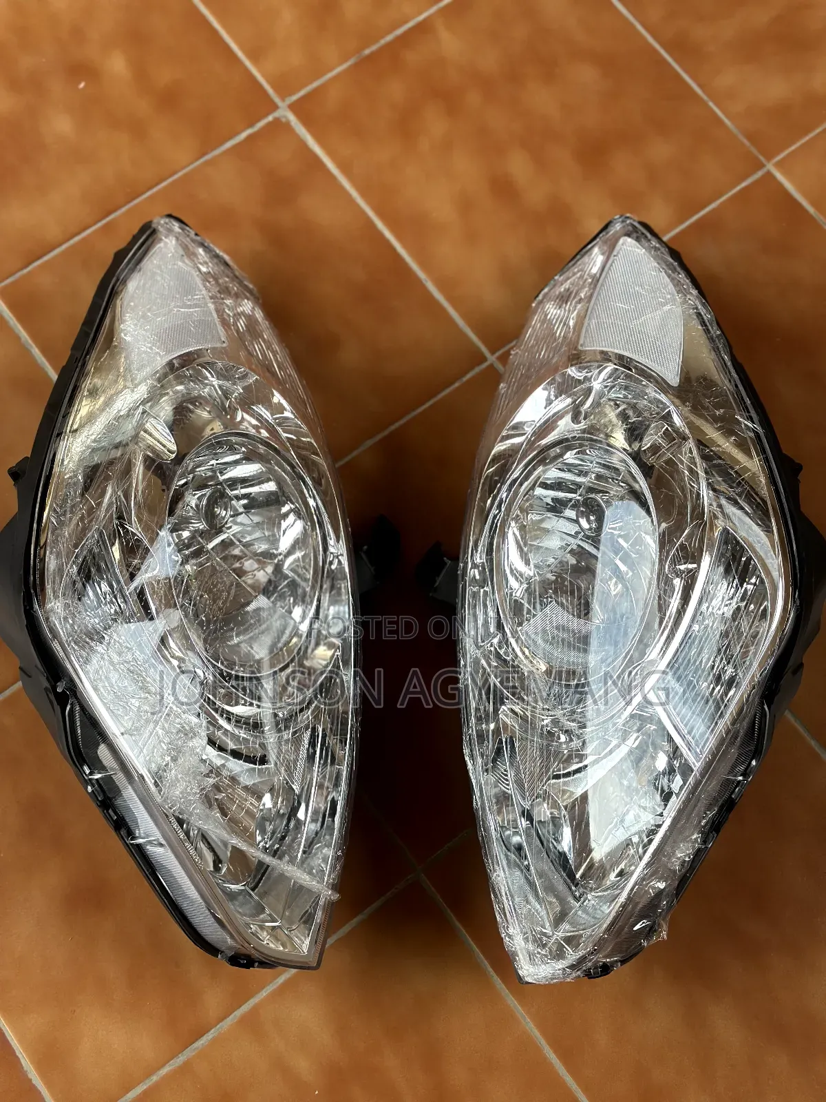 Hyundai H-1 Headlights